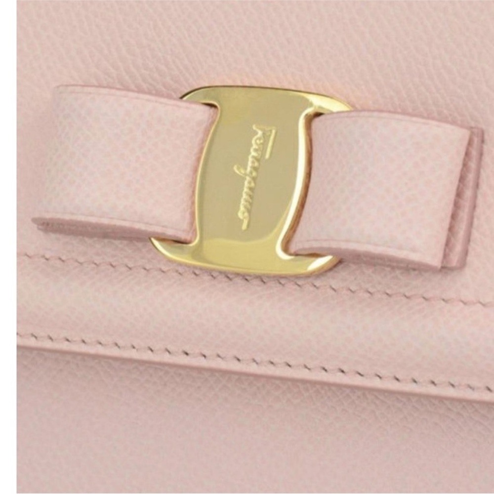 Salvatore Ferragamo Ginny Light Pink Leather Purse - Picture 6 of 16